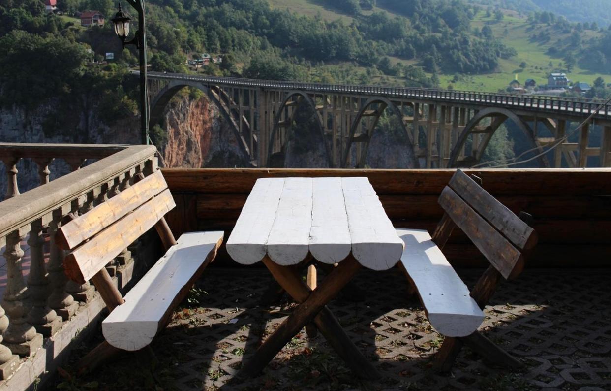 Tara Bridge Castle Hotel Zabljak  Exterior photo